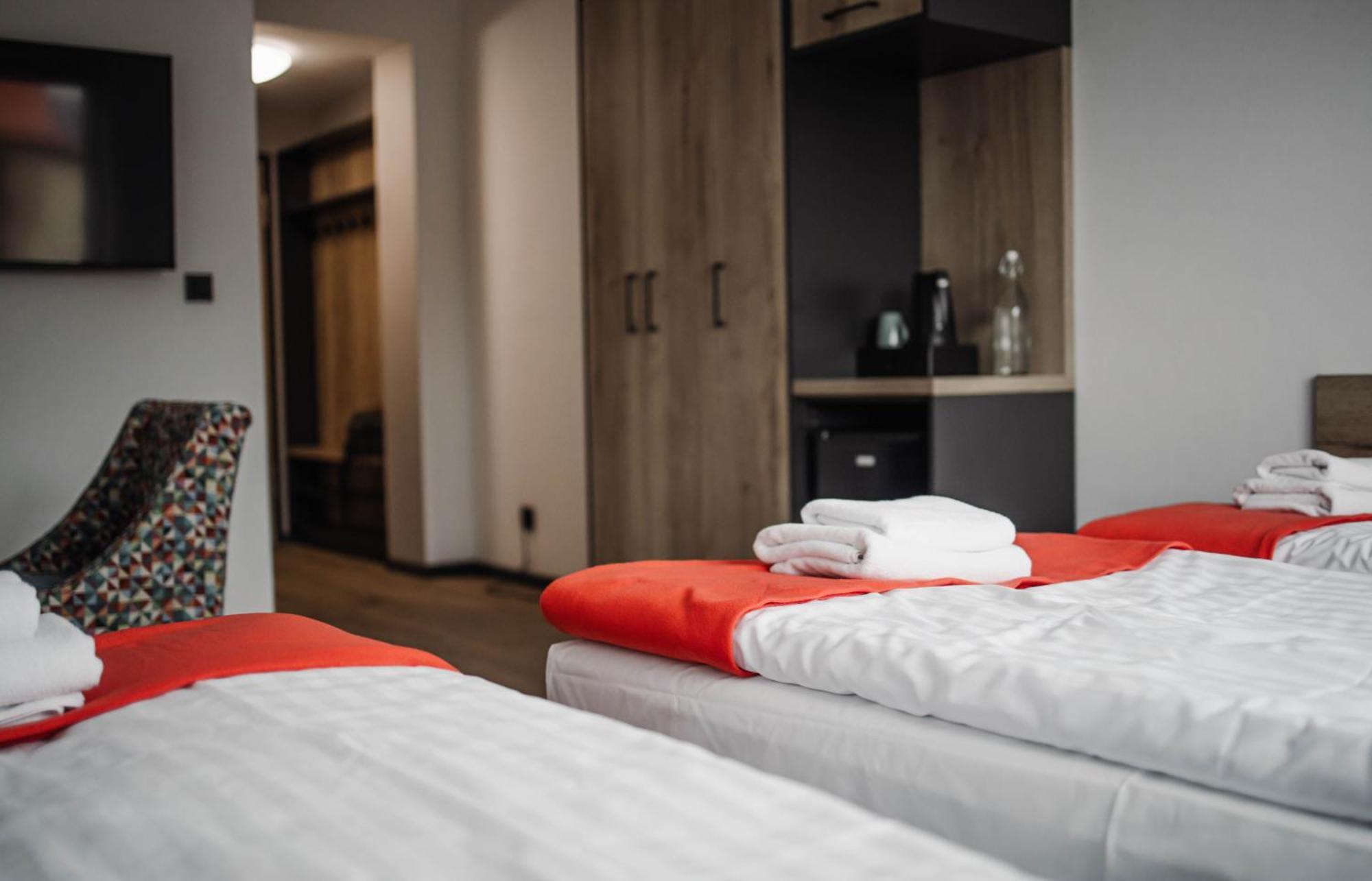 Jura Hotel Osiek Olkusz Ngoại thất bức ảnh